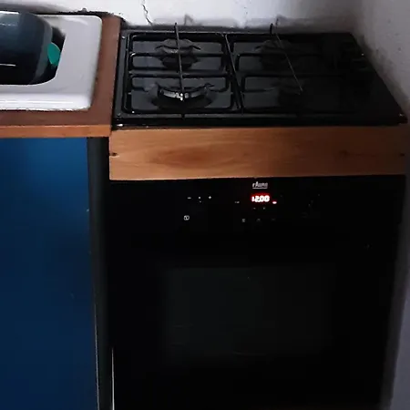 בית הארחה La Graule Self Contained *